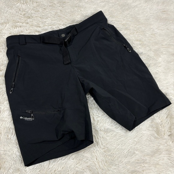 Columbia Titanium Omni Shield Belted Black Fir Ridge Shorts Size 12/44 - Picture 1 of 10
